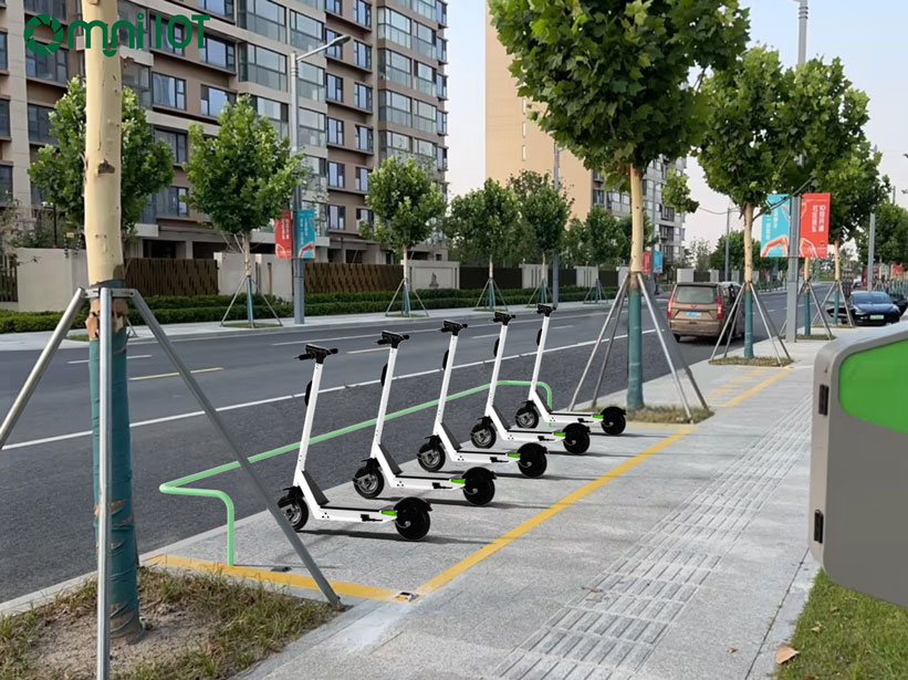 How Do Scooters Connect to the Internet via IoT GPS Tracker?